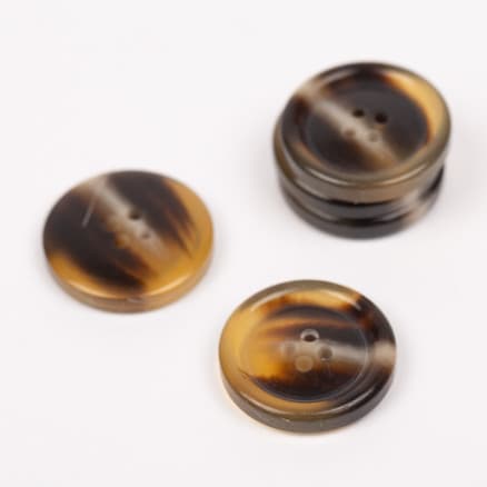 Drops Knapp Imitation Horn (Karamell) 23mm 710- 50 st.