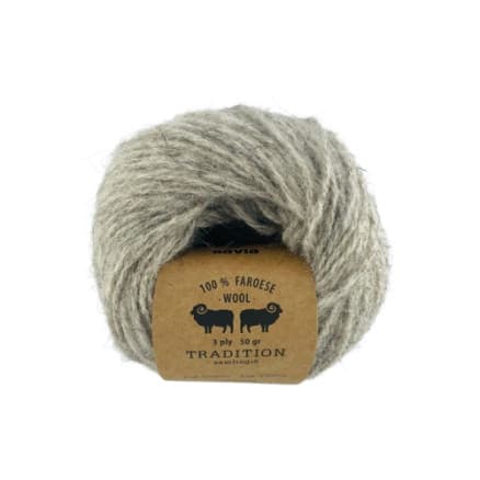 Navia Brushed Tradition Garn 902 Ljus Grå