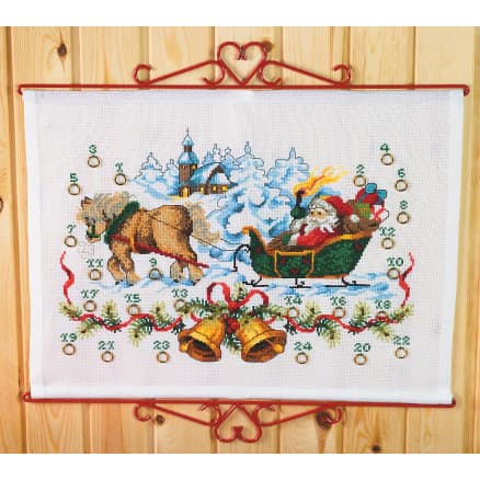 Permin Broderikit Aida Julekalender Jultomte vid Kyrka 55x42cm