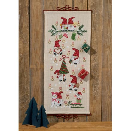 Permin Broderikit Aida Julkalender Jullustigheter 32x71cm
