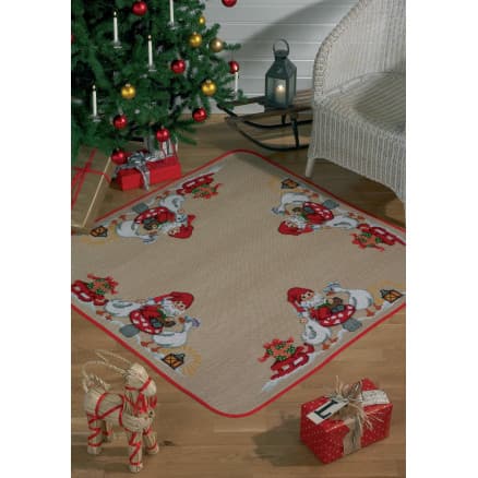 Permin Broderikit Jute Julgransmatta Tomte med Gäss 126x126cm