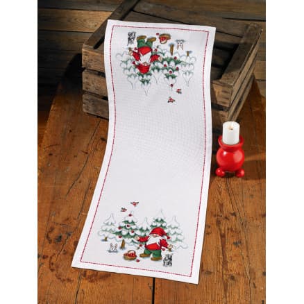 Â Permin Broderikit Duk Nisse och Julgran 34x92cm