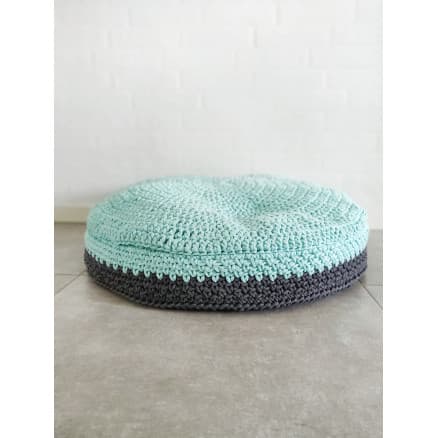 Hundkudde från Rito Krea - Hundkorg Virkmönster 70/80x15 cm