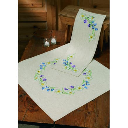 Permin Broderikit Löpare Vårblommor 67x67cm