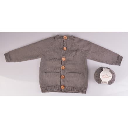 Stickad Basic Cardigan från Rito Krea - Jacka Stickmönster str. Prematur- 18 mån