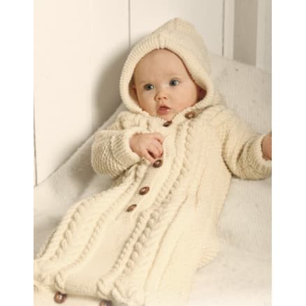 Sleeping Beauty by DROPS Design - Baby Åkpåse Stickmönster strl. 1/3 mån - 3/4 år