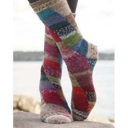 Colour play by DROPS Design - Sockor Stick-mönster str. 35/37 - 41/43