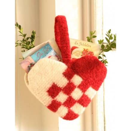 Julhjärta by DROPS Design - Filtat Julhjärta Julpynt Stickbeskrivning 20x26 cm