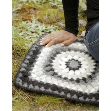 Slate Rose by DROPS Design - Sittunderlag Virk-mönster 36x36 cm