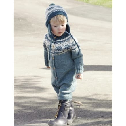 Wild Blueberries by DROPS Design - Heldräkt och mössa Stick-mönster str. 12/18 mån - 5/6 år