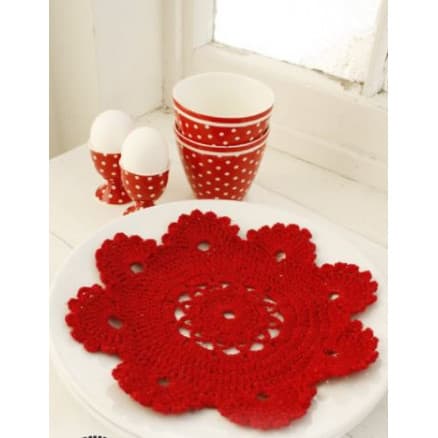 Christmas Dinner by DROPS Design - Bordstablett Virk-mönster 24 cm