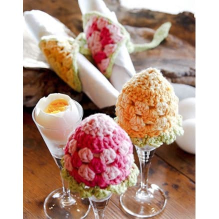 Easter Morning by DROPS Design - Äggvärmare och servettringar Virkmönster