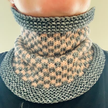 Squares Halsrör av Rito Krea - Halsrör Stickmönster Strl S/M-L