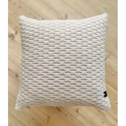 Poullets Cushion by Milla Billa - Garnnystan till Poullets Cushion Storlek 50x50cm
