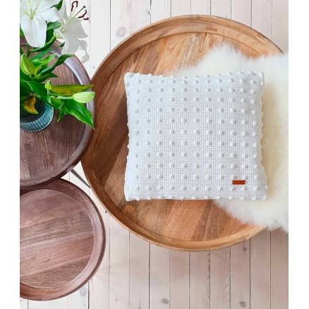 Malene Bubble Cushion av Milla Billa - Garnpaket till Malene Bubble Cushion Storlek 45 x 45 cm