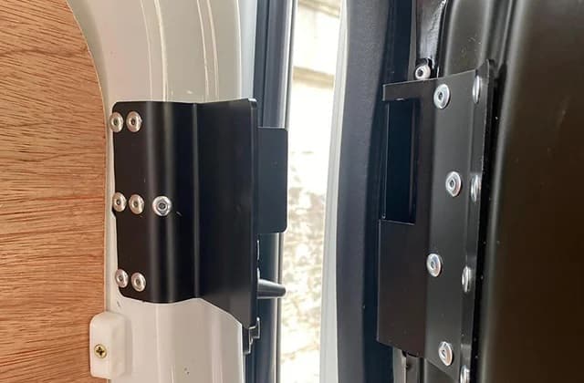 L4V - Anti-Peel - Protection against door bending