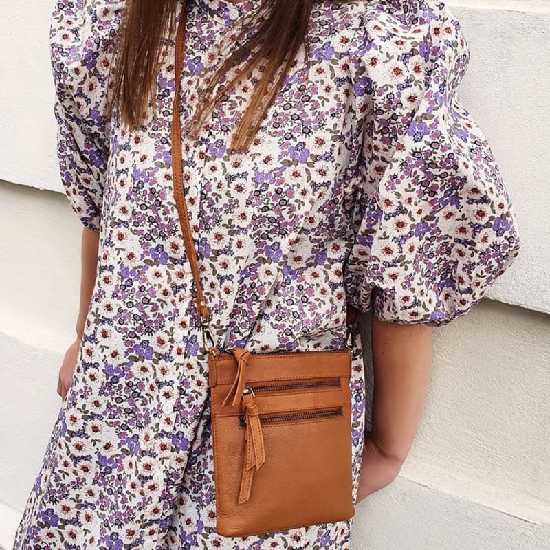 Rosa - Lille crossbody til mobil mm - Cognac skind - Treats