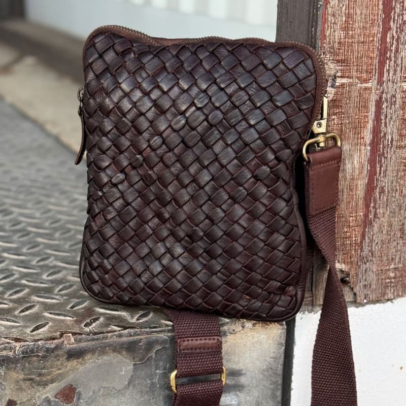 Aurora crossbody taske med flet mønster - Brun - Montana
