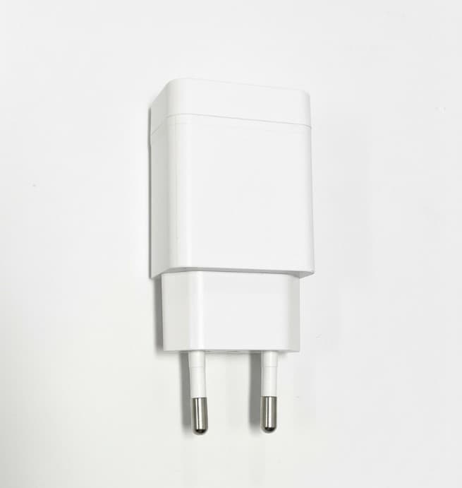 Signia Power Supply (White)
