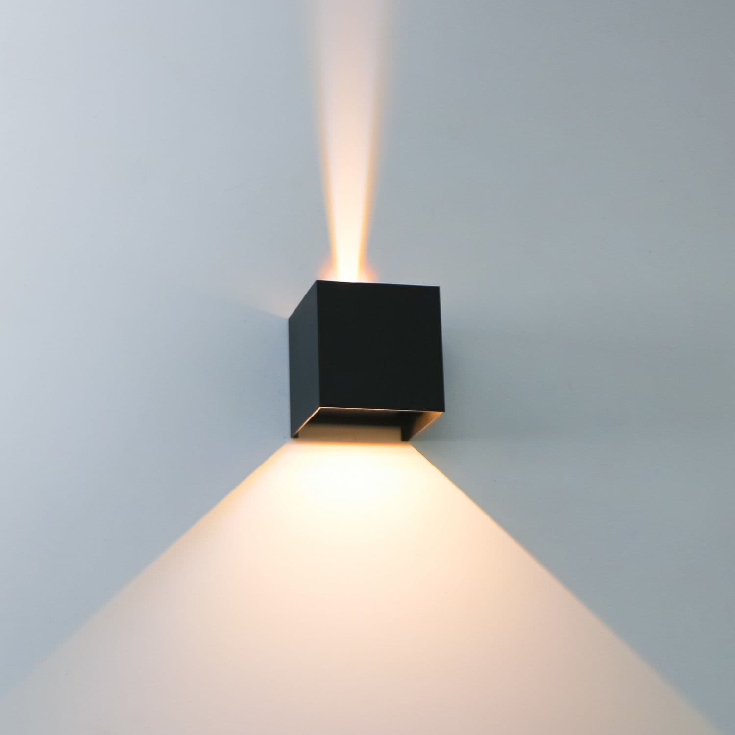 CUBE Udendørs Væglampe Up/Down Inkl. OSRAM WiFi LED 3,5W i CCT - Sort