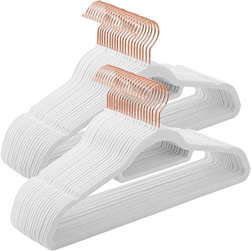 SONGMICS Sammetsklädhängare, set med 50 klädhängare, halkfria, med knytband och krok i roséguld, platsbesparande, 0,6 cm tjock, 43,5 cm lång, för klänningar Byxor, vit CRF021W02