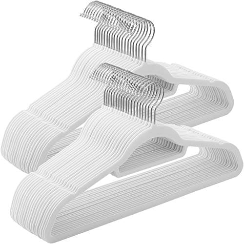 SONGMICS Sammetsgalgar, 50 st, halkfria galgar, 0,6 cm tjocka, utrymmesbesparande, 360° vridbara krokar, 43,5 cm långa, för kappa, jacka, skjorta, klänning, byxor, vit CRF020W02