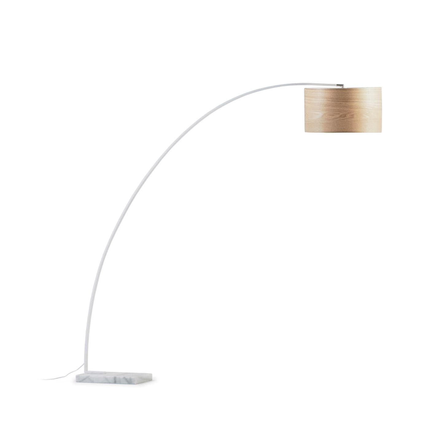 KAVE HOME Juhe golvlampa - naturlig askfaner och vit stål/marmor