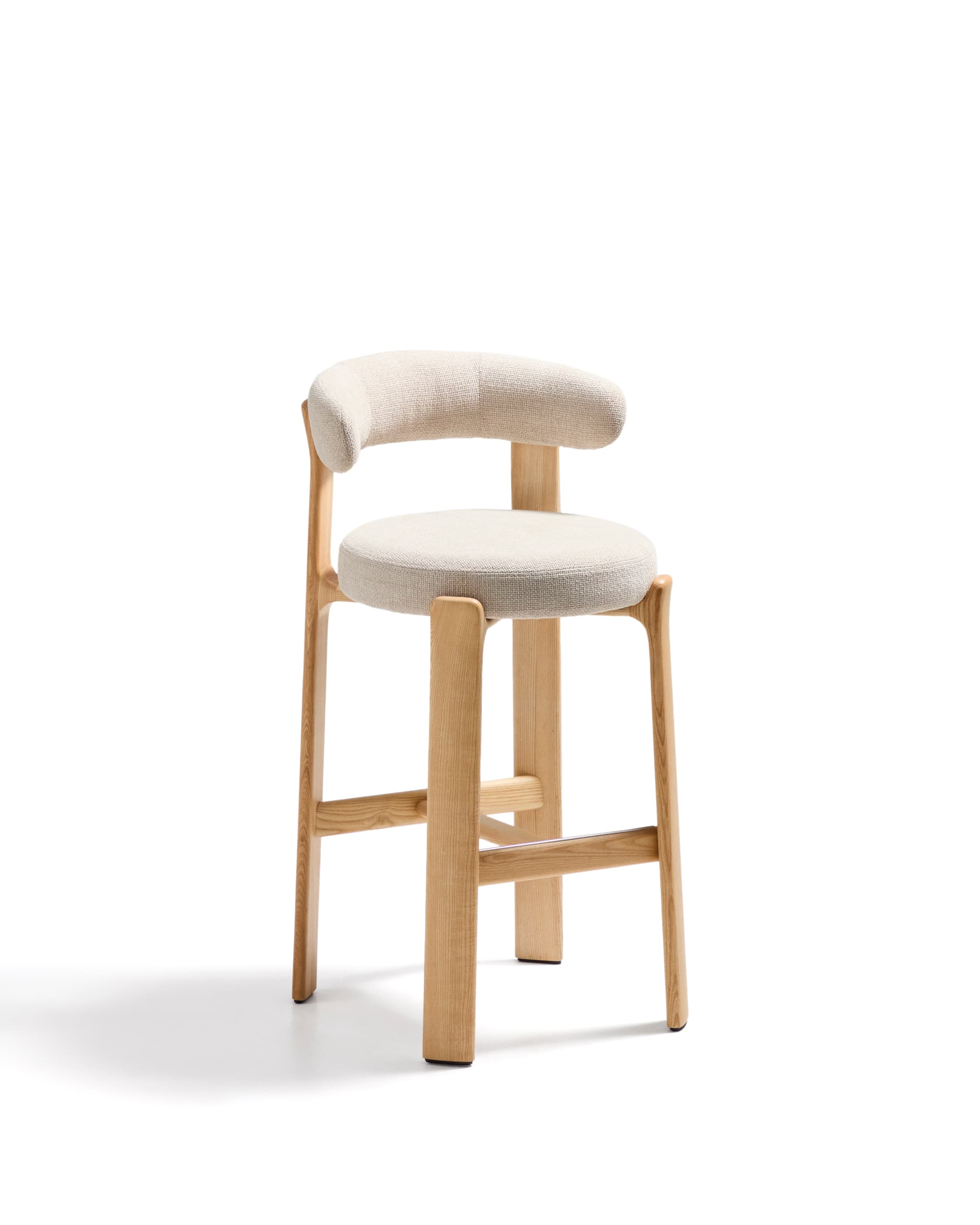 KAVE HOME Granitpall tillverkad av beige chenille och massivt askträ med naturlig finish FSC 100%