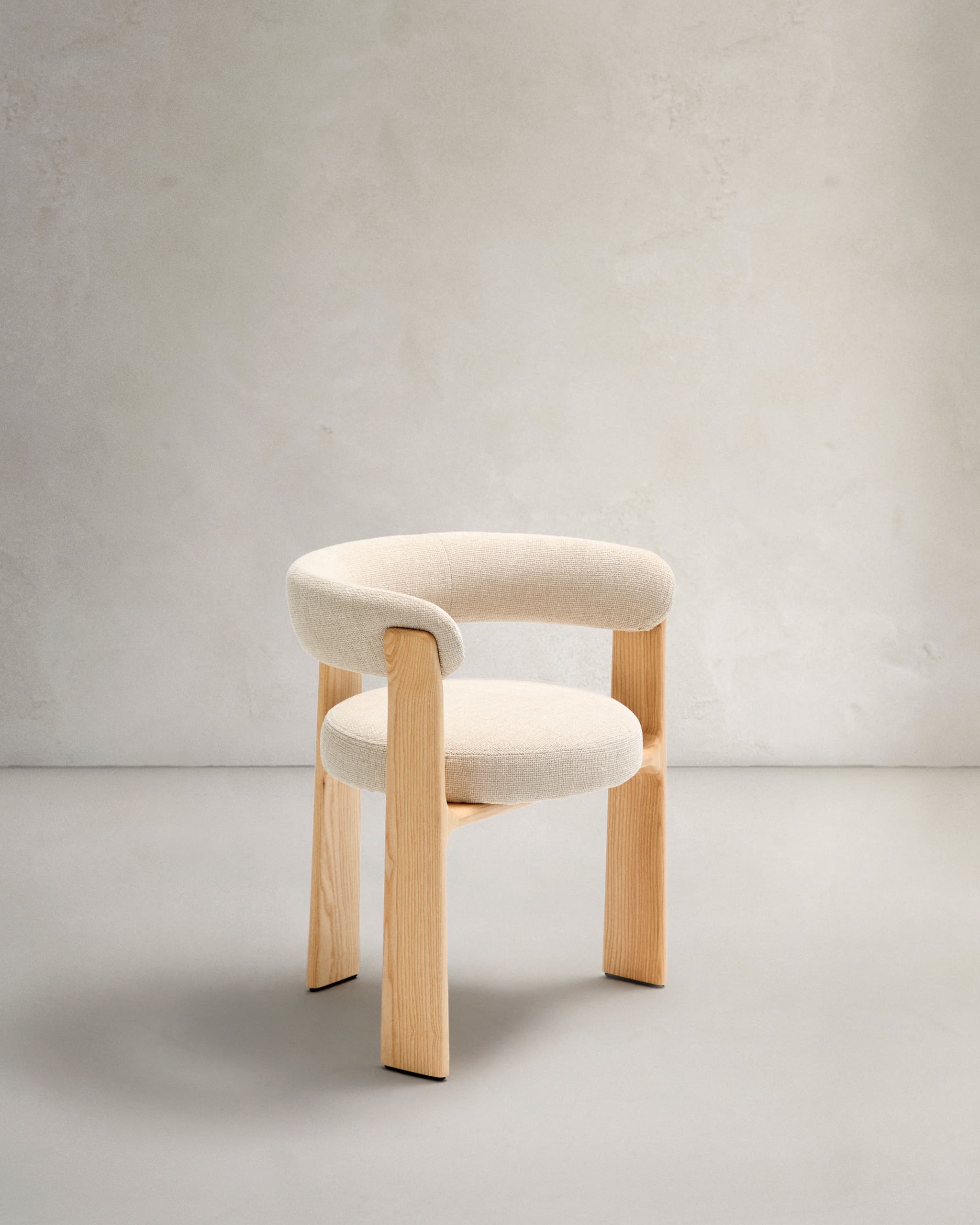 KAVE HOME Granit 3-bent matbordsstol, m. armstöd - beige chenille och naturlig ask