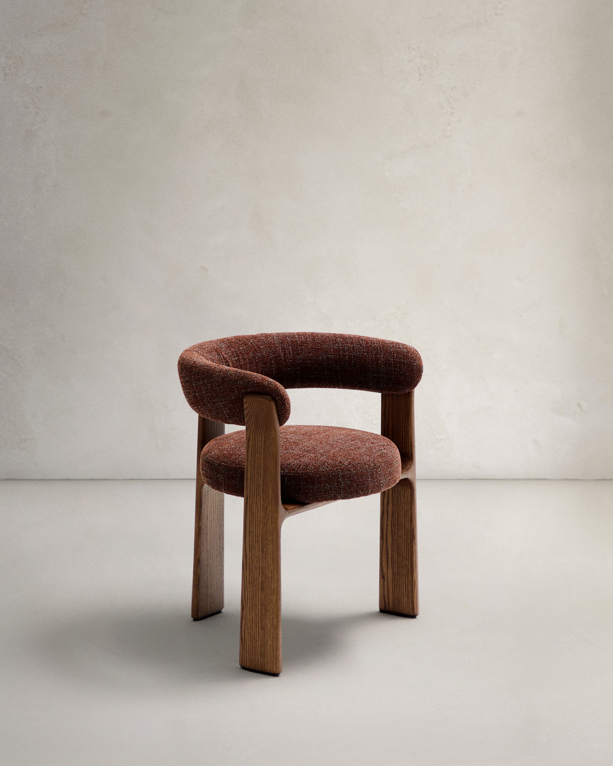 KAVE HOME Granit 3-bent matbordsstol, m. armstöd - brun chenille och valnöt finish ask trä