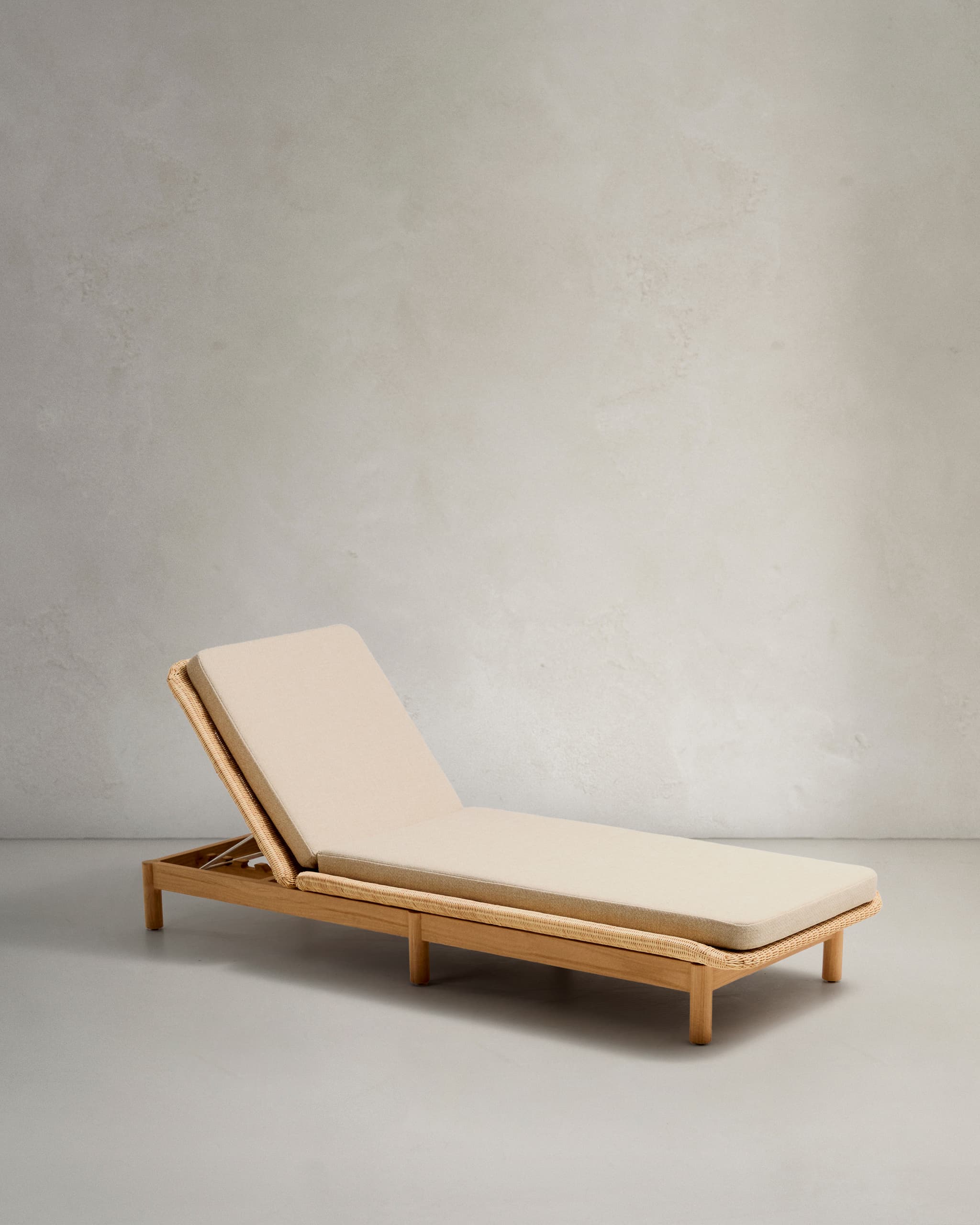 KAVE HOME Galea solstol i FSC 100% massiv teak och syntetisk rotting