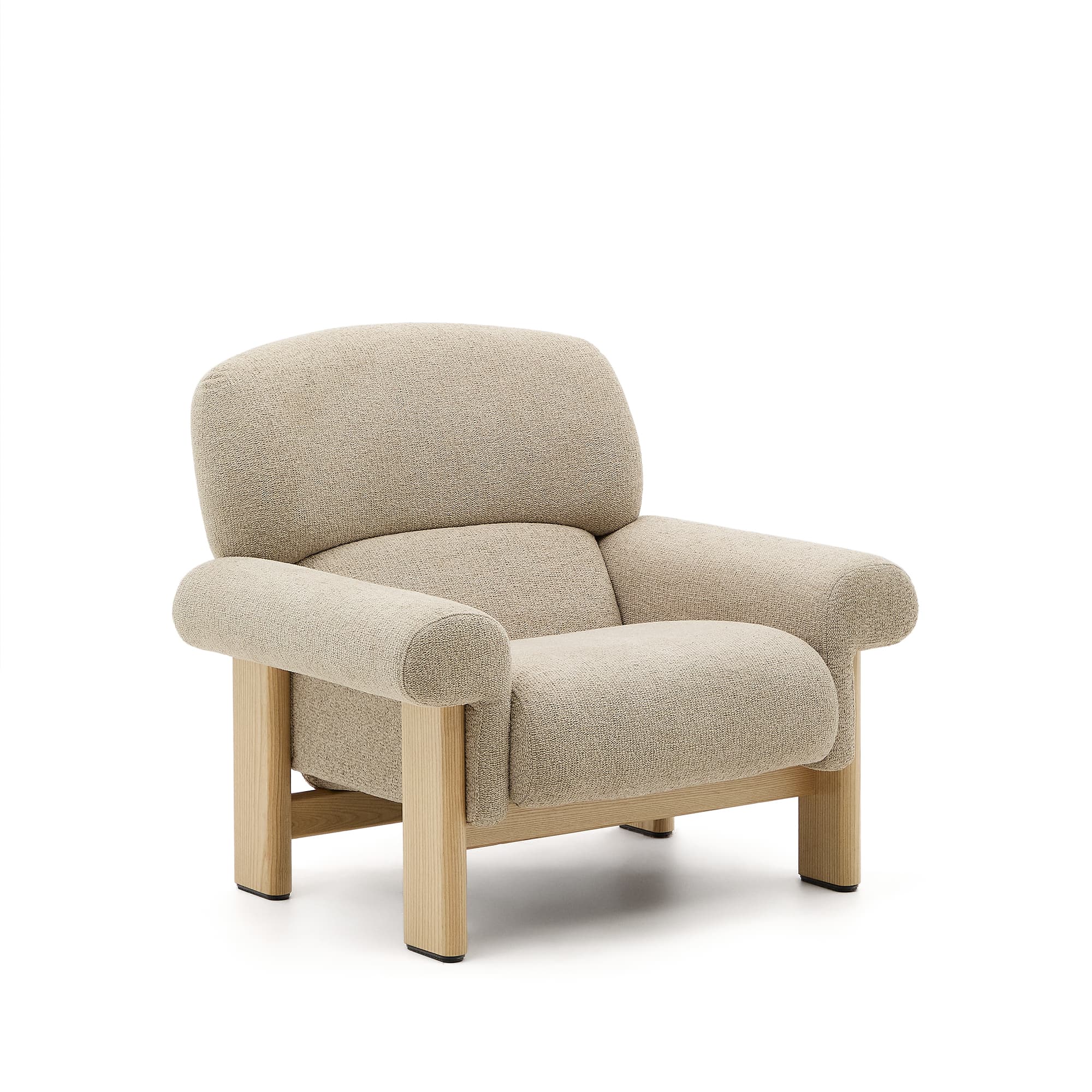 KAVE HOME Nema fåtölj i beige chenille med ben i massivt askträ i naturlig finish FSC 100%