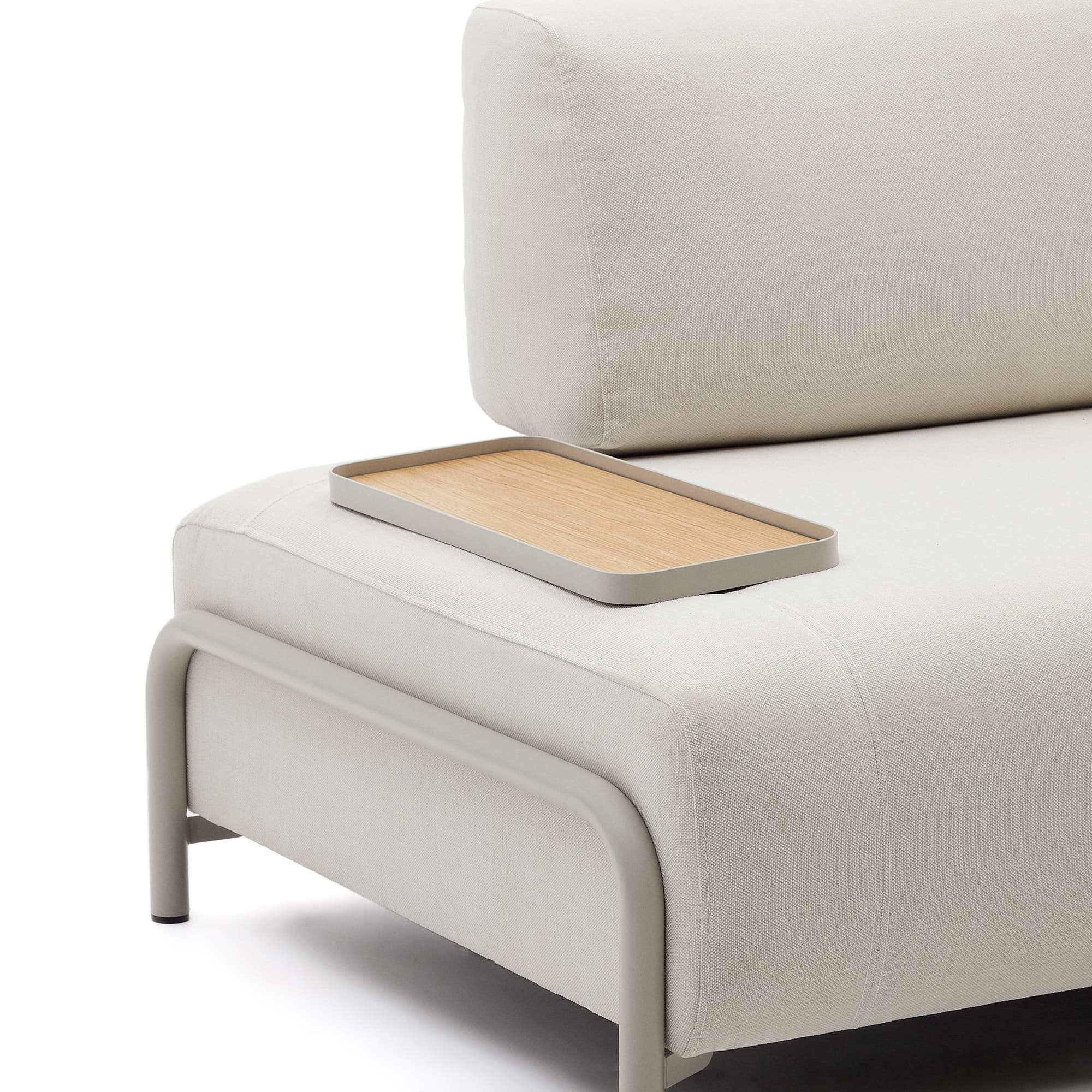 KAVE HOME Liten Compo-bricka i ekfaner med naturlig finish och beige metallstruktur