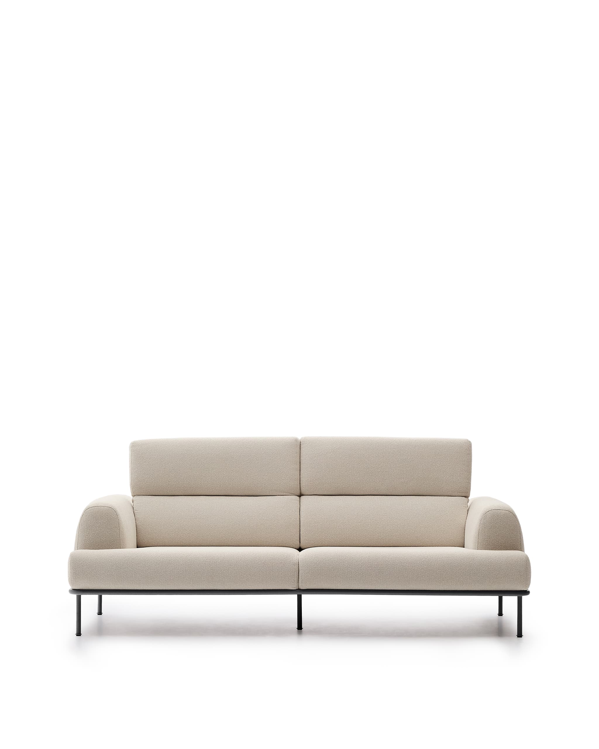 KAVE HOME Aurum 3-sits ecru soffa med lutbart nackstöd och mattgrått metallunderrede, 234 cm FSC Mi