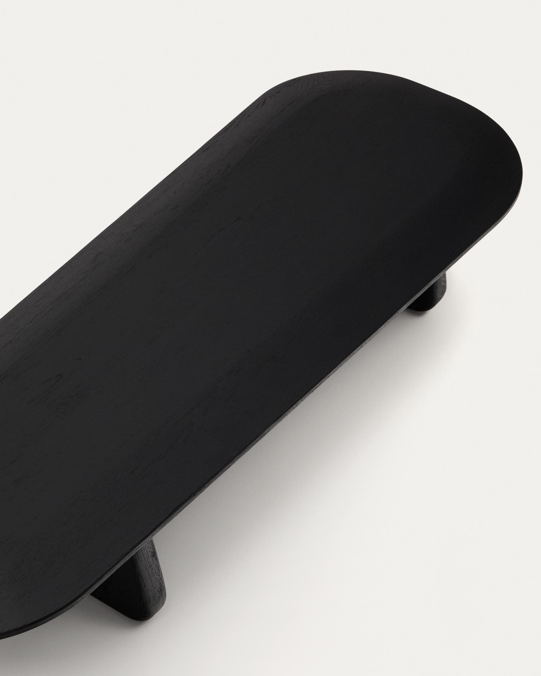 KAVE HOME Pirita soffbord i massiv ek i svart finish, 146 x 56,5 cm FSC 100%.