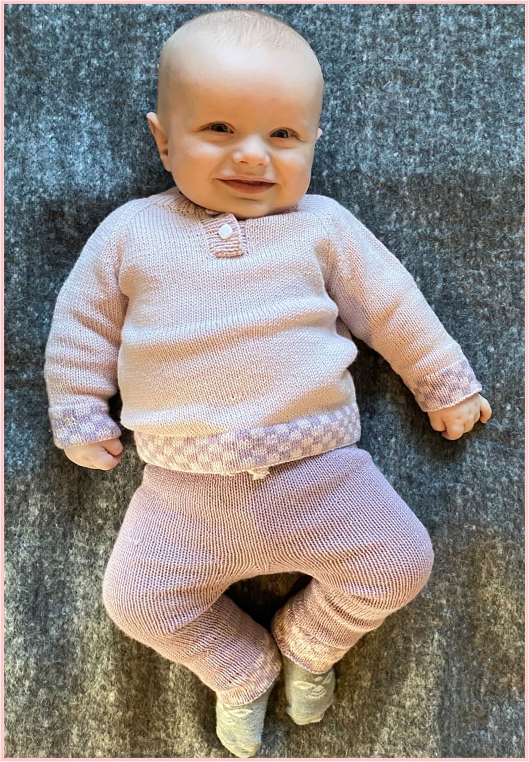 Baby stick mönster Nora 2605 Med Lana bomullsgarn till 24 månader