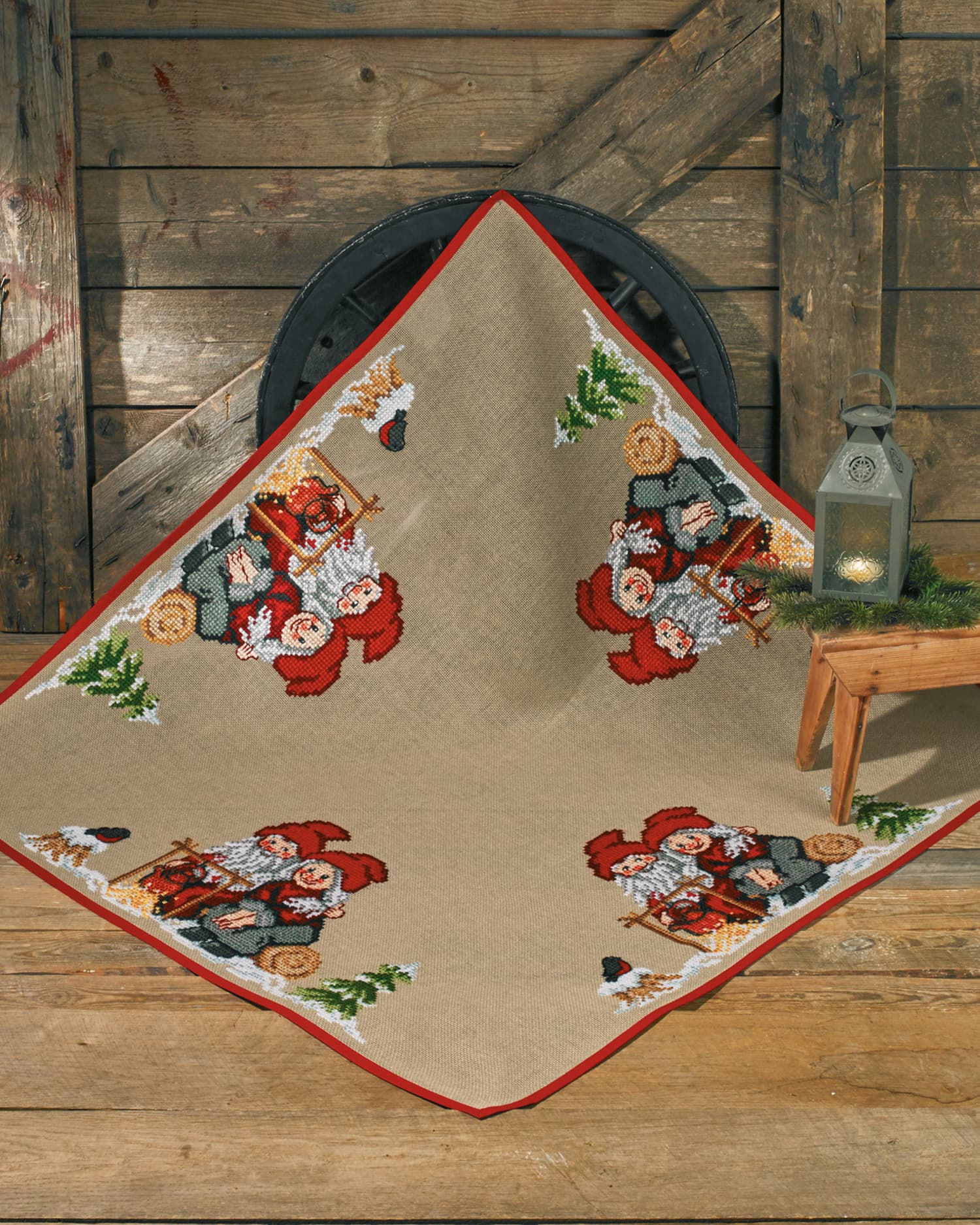 Juleträdsmatta - Nissemor och Nissefar 123 x 123 cm - 45-9239