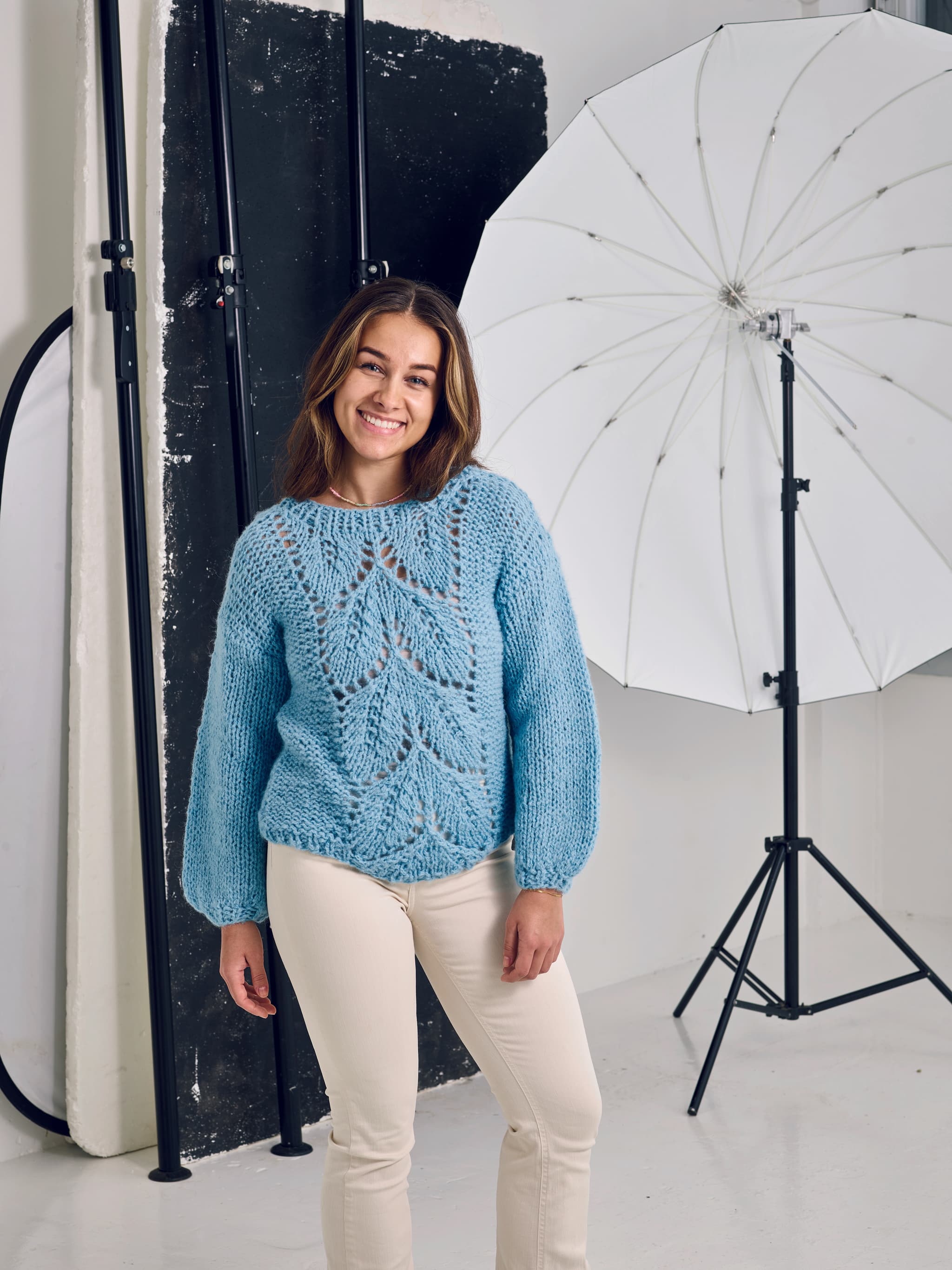 Elsa By Permin Stickmönster - 890704 Blus med stort hålmönster