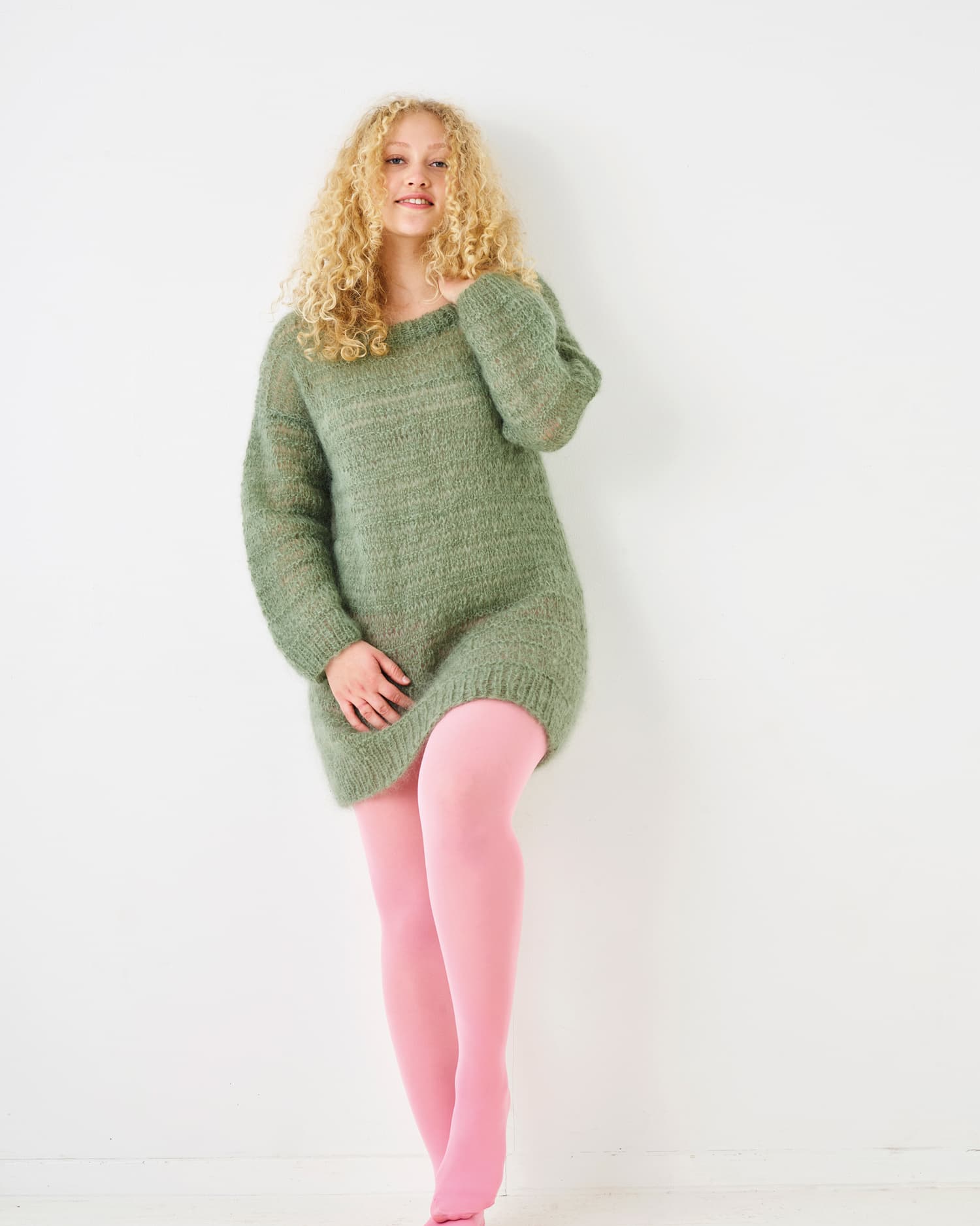 Bella stickmönster - Klänning 893275 Bella Knitting Kit Klänning 893275 storlek L