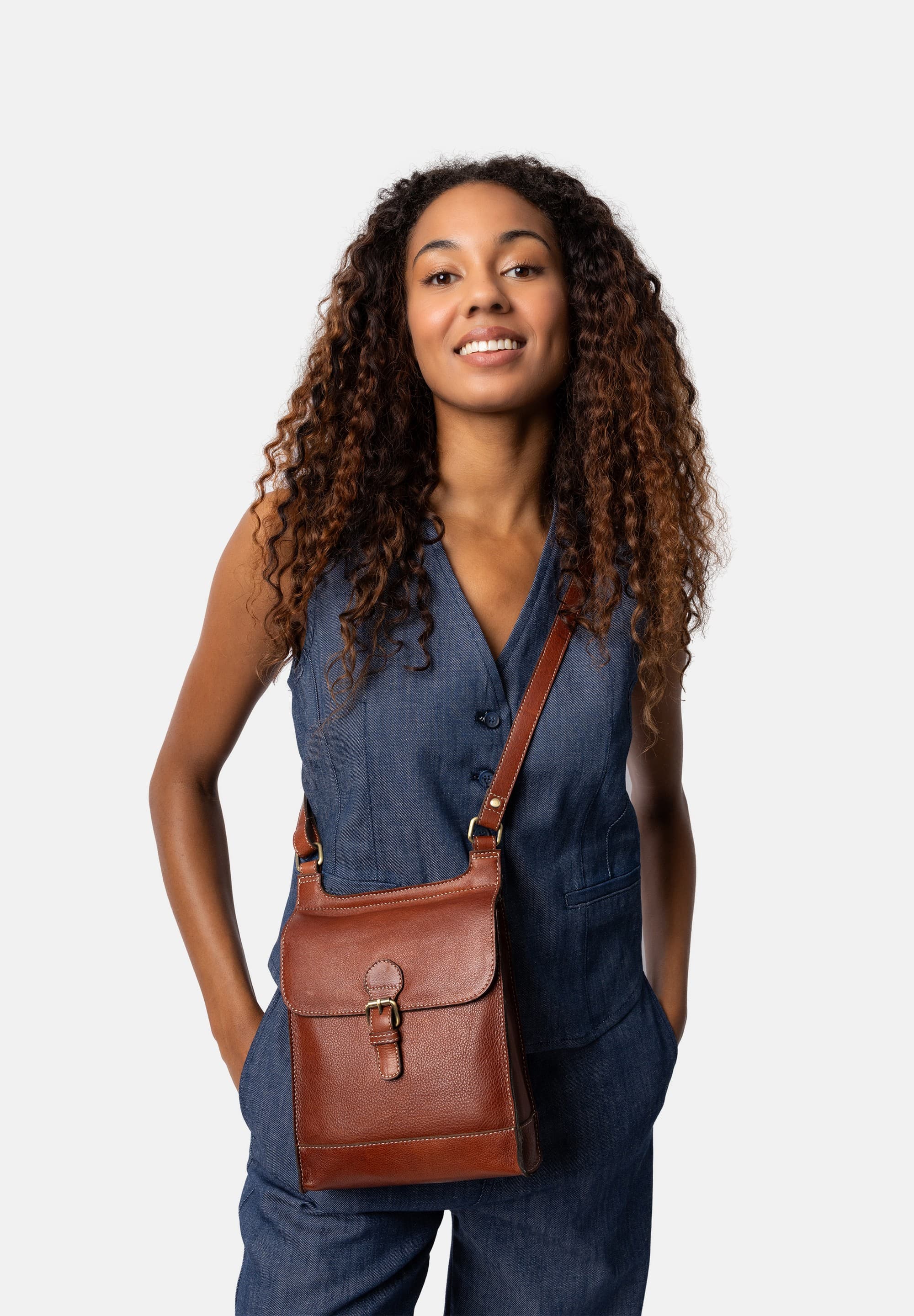 RE:DESIGNED Jeane Big - Brun crossover med spænde 6459 Cognac