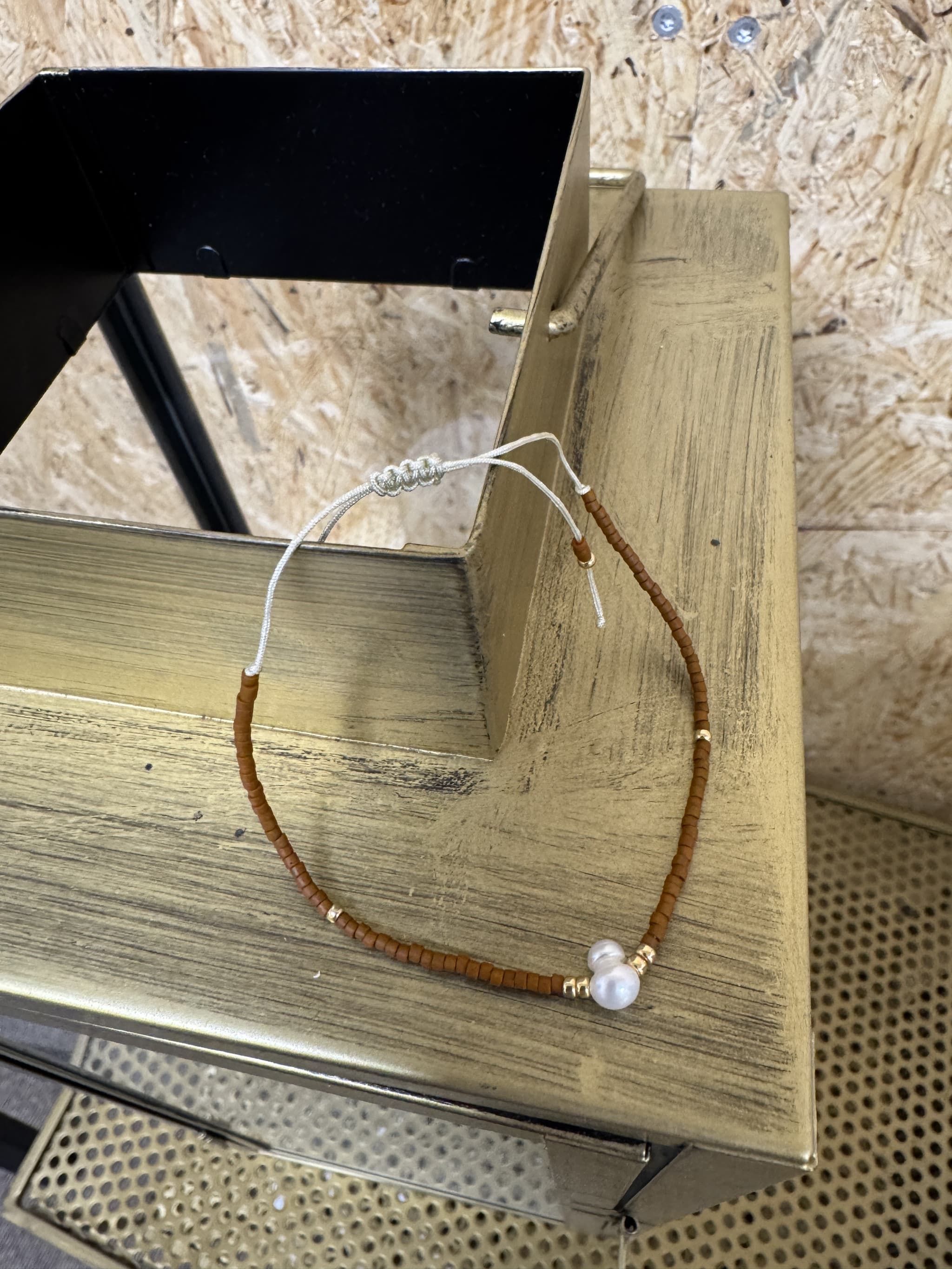 Andcopenhagen Holly Armbånd A0916 Brun, Perle og Guld