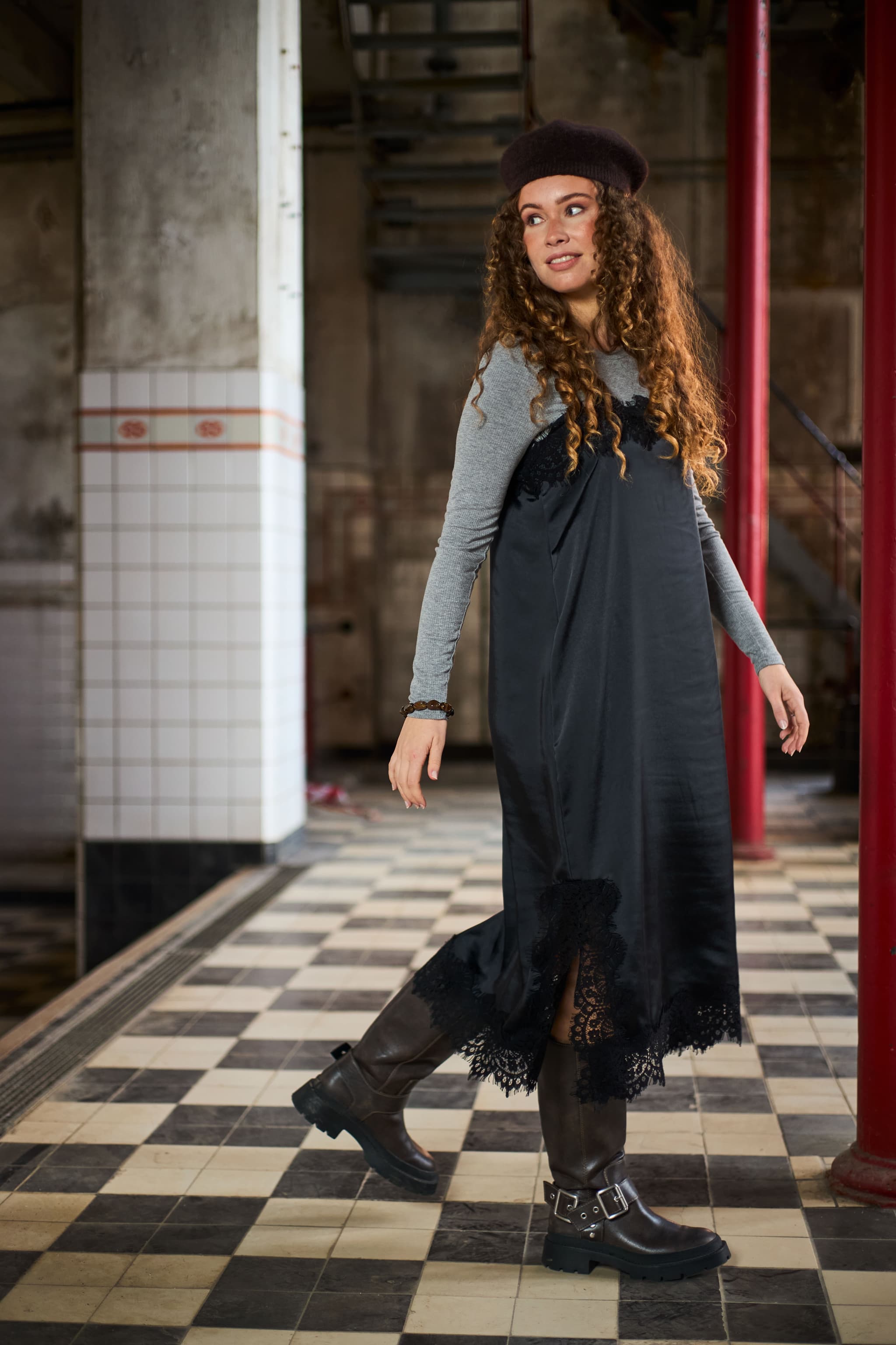 Black Colour BCEVIE LACE STRAP DRESS - Sort kjole med blonder 41047 Black