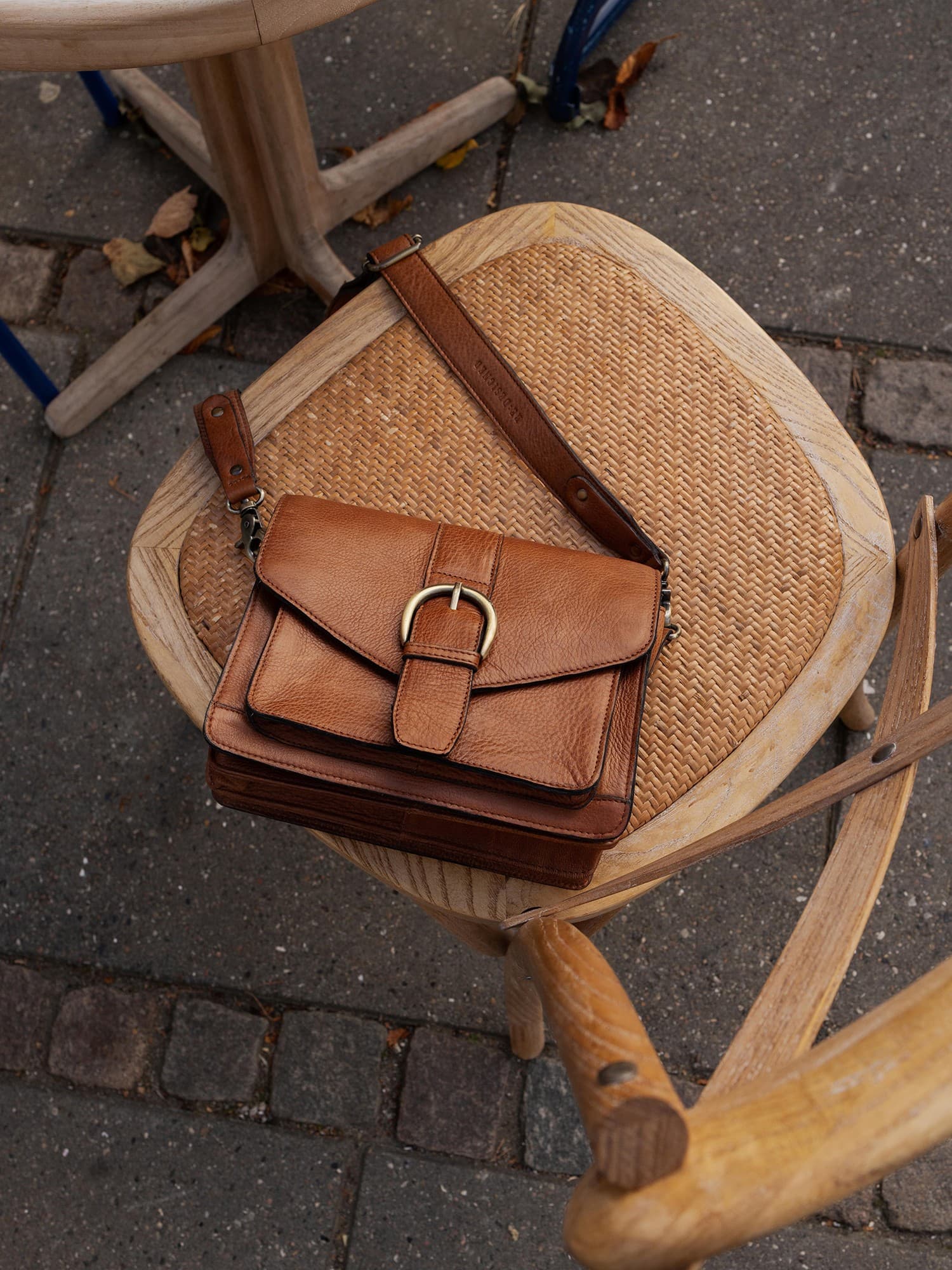 RE:DESIGNED Neko bag - Brun skindtaske 6599 Walnut