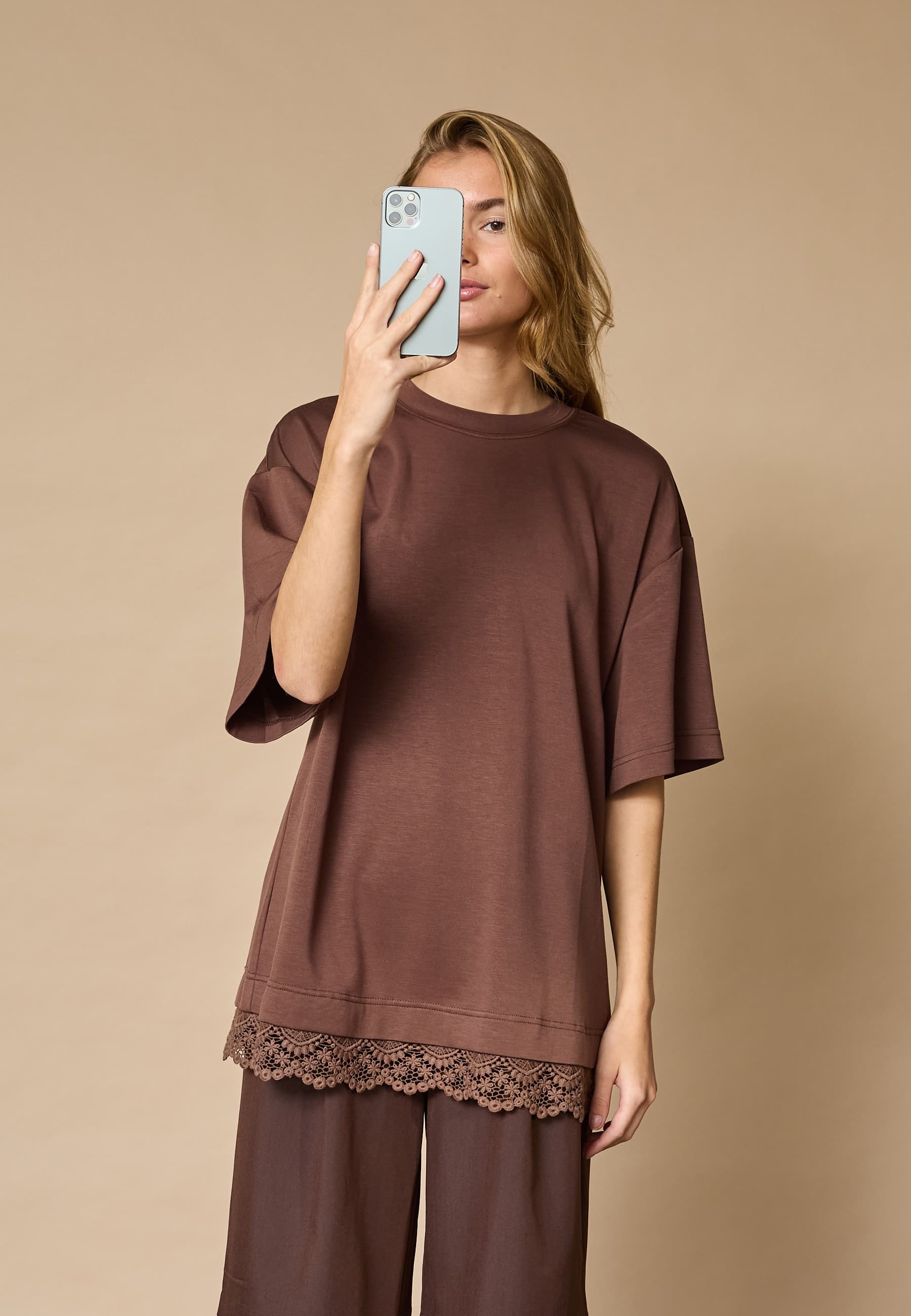 Love&Divine T-shirt love1462 - Brun T-shirt med blonde 19468 Brown Lace