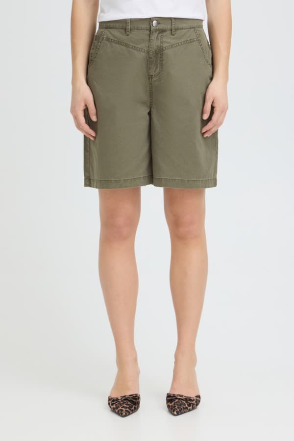 Pulz PZCAMMA SHORTS - Grønne shorts 50210532 Agave Green