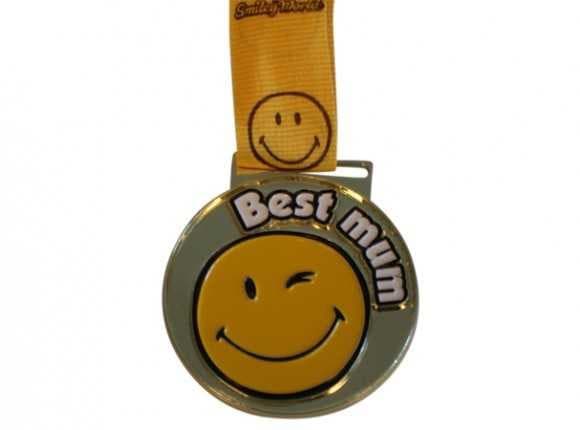 "Best mum" smiley medalje 50 mm Guld - Medaljer med gravering