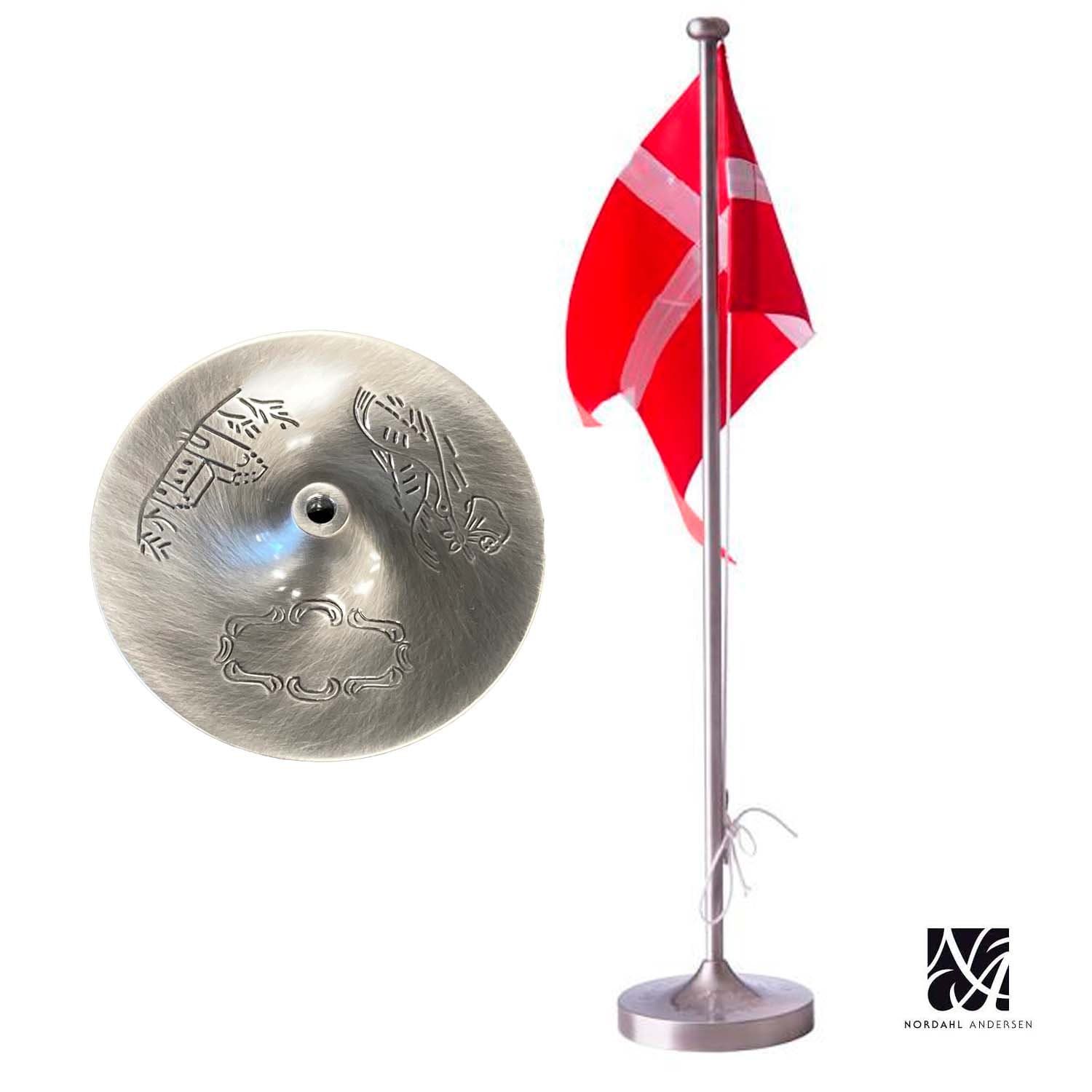 Nordahl Andersen Dåbsflag  38,5 cm tin - Bordflag med gravering