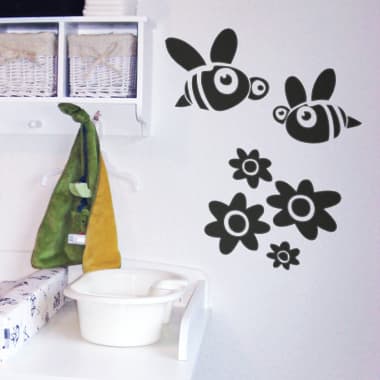 BeeBee wallsticker av Alan Smithee, 36x48 cm