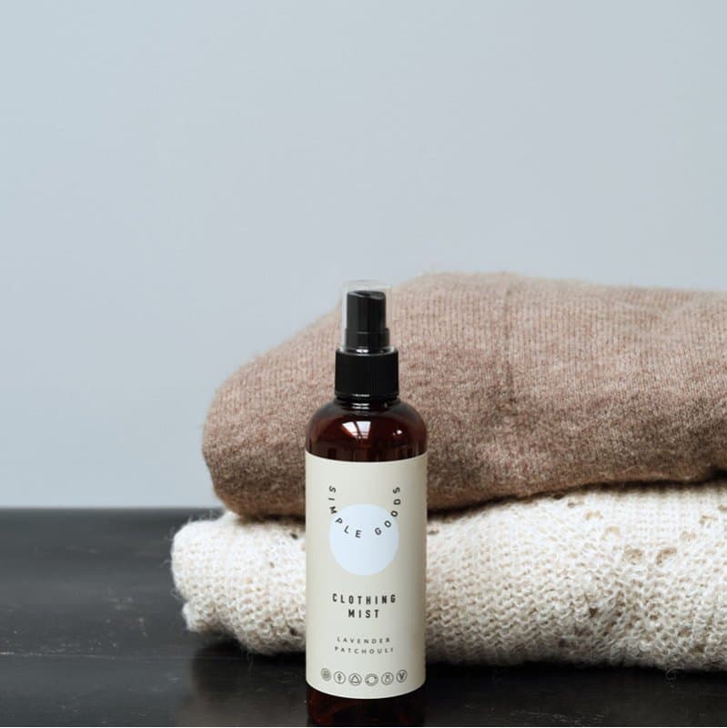 Tekstil Opfrisker Spray 150 ml fra Simple Goods fra by Brorson