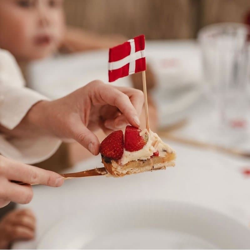 Kageflag og Dannebrogsflag fra Langkilde & Søn fra by Brorson